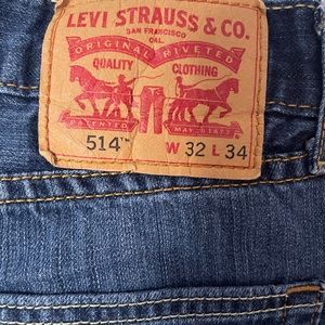 Levis Mens 32 x 34 jeans